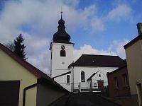 14. Původní gotický jednolodní kostel sv. Jana Evangelisty v Těmicích.