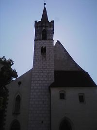 2. Kostel svatého Martina v Sedlčanech je postavený v raně gotickém stylu. Usuzuje se, že byl postaven v letech 1270-1280.