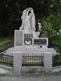 12. Památník obětem světové války v Chotovinách.