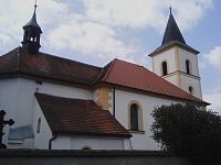 63. Kostel Nejsvětější Trojice ze 14. stol. ve Vrcholtovicích.
