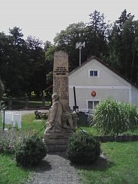 23. Památník obětem světové války v Odlochovicích.