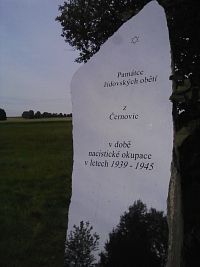 1. Cesta k židovskému hřbitovu v Černovicích