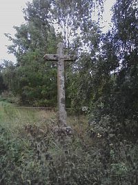 32. Kříž za vsí u cesty