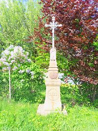 9. Kříž v Hrachově z roku 1883