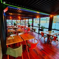 prosklená zahrádka