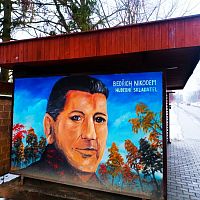 Malba na autobusové zastávce Bedřicha Nikodéma v Ostravě-Porubě