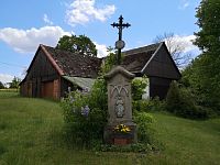Křížek ve vesnici Studénka (Horní Radechová)