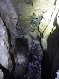 Dobrodružná výprava k potůčku v jeskyni "Netopýrka".