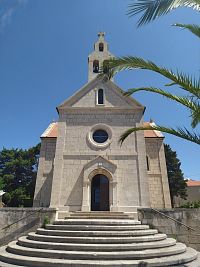 Kostel sv. Jiřího "Župna crkva sv. Jurja" Kostel Sućuraj