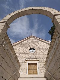 Chorvatsko, Gradac, kostel sv. Michala