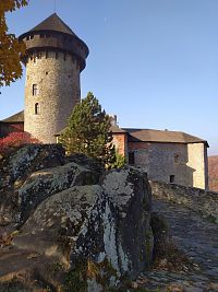 Podzimní kouzlo hradu Sovinec