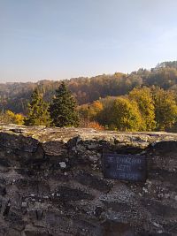 Sovinec - hrad v Moravskoslezském kraji, pohled na hradby