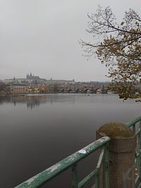 Smetanovo nábřeží, pohled na Hradčany, Praha