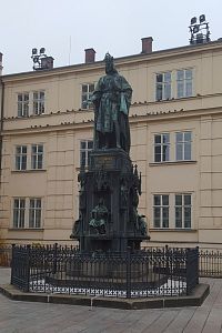 Pomník Karla IV., Křižovnické náměstí, Praha