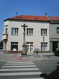 Kojetín (náměstí a kostel Nanebevzetí Panny Marie)