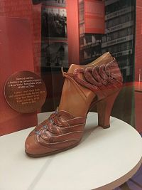 Expozice výstavy Baťa: boty všem!