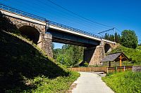 Železniční viadukt u Bocanovic-Dolní Lomná.Technická památka.Vystavěn 1869-1871.Rekonstrukce 2010