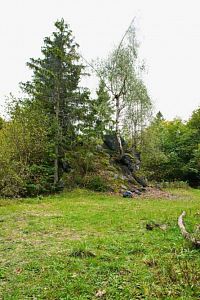 Lávový suk v bývalém čedičovém lomu,