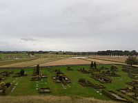 Pohled z mohyly na hřbitov