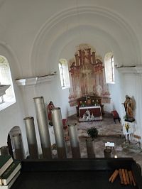 interier Kostel Povýšení sv. Kříže (Dvůr Králové nad Labem)
