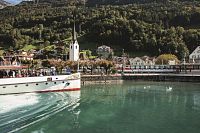 Flueelen, Gotthard Panorama Express and boat ©KEYSTONE / Dominik Baur