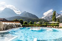 Bogn Engiadina Scuol, outdoor pool © Johannes Fredheim