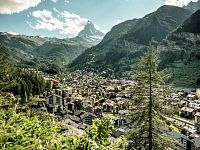 View of Zermatt and the Matterhorn © Swiss Travel System AG/Pascal Gertschen