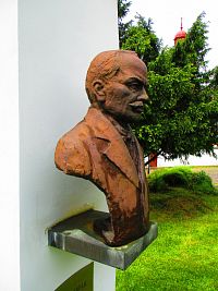 Busta Maxe Dvořáka v Roudnici nad Labem
