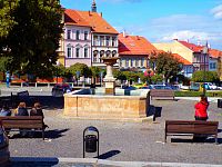 Kamenná kašna na Karlově náměstí (Roudnice nad Labem)