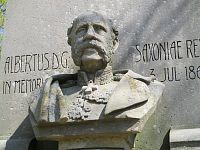 Pomník s bustou saského krále Alberta v Probluzi