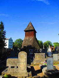 Zvonice u kostela sv. Benedikta (Lučice)