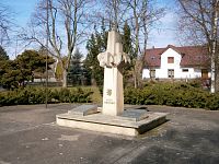 Pomník padlým (Opatovice nad Labem)