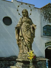 Socha Panny Marie Karlovské (Pardubice)