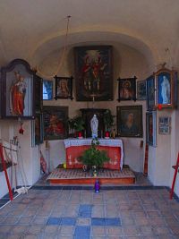 Interiér kaple sv. Jana a Pavla (Stračí)