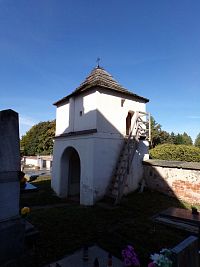 Zvonička u hřbitovní kaple sv. Jiří (Lázně Bohdaneč)