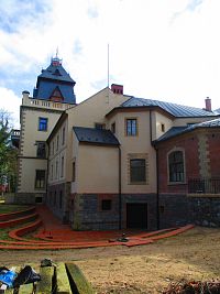 Larischova vila (Pardubice)