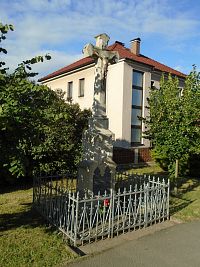 Kříž proti škole (Vysoká nad Labem)