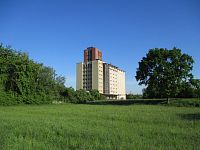 Obilní silo "Sadovský mrakodrap" v Dohalicích