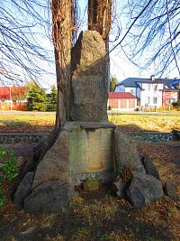 Pomník padlým ve 2. světové válce (Horní Jiřetín)