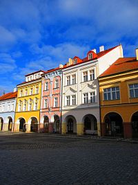 Valdštejnovo náměstí čp. 91-93 (Jičín)