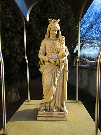 Socha Panny Marie u kostela sv. Kateřiny Alexandrijské (Kudowa-Zdrój)