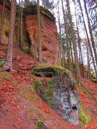 Skalní útvary mezi Mlčení a Harasovem (Kokořínský Důl/Janova Ves)