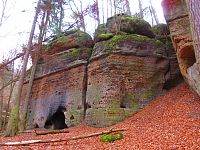 Skalní útvary mezi Mlčení a Harasovem (Kokořínský Důl/Janova Ves)