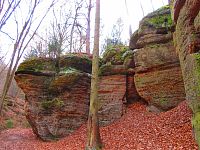 Skalní útvary mezi Mlčení a Harasovem (Kokořínský Důl/Janova Ves)