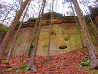 Skalní útvary mezi Mlčení a Harasovem (Kokořínský Důl/Janova Ves)