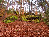 Skalní útvary mezi Mlčení a Harasovem (Kokořínský Důl/Janova Ves)