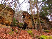 Skalní útvary mezi Mlčení a Harasovem (Kokořínský Důl/Janova Ves)