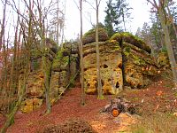 Skalní útvary mezi Mlčení a Harasovem (Kokořínský Důl/Janova Ves)