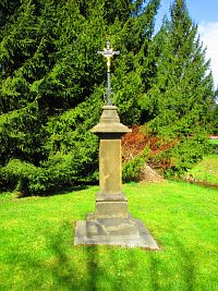 Litinový kříž (Kravaře)