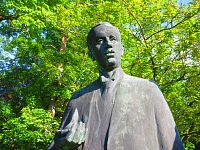 Pomník bratří Čapků (Malé Svatoňovice)